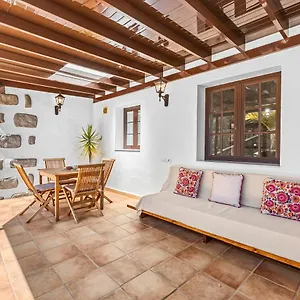 https://apartamento-rural-los-roferos.in-canary-islands.com
