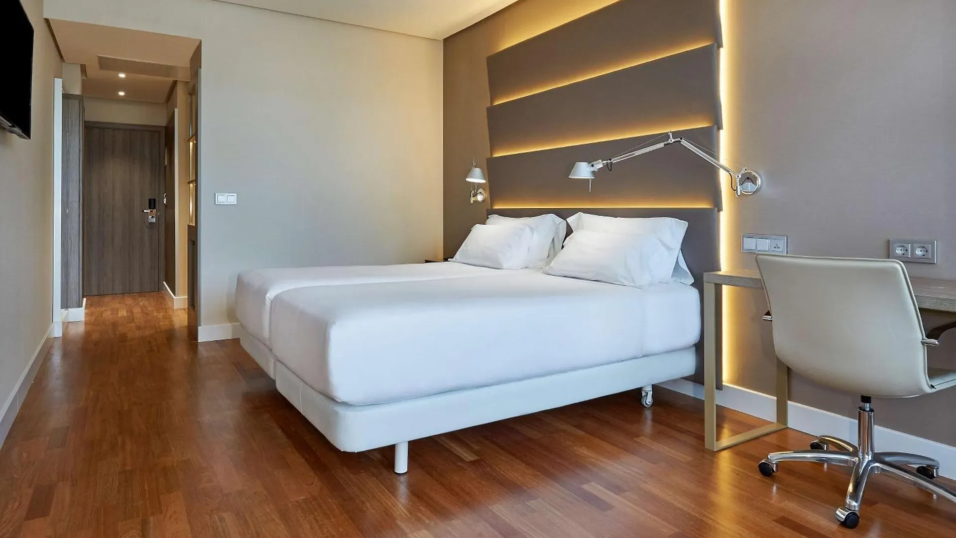 Otel Nh Sevilla Plaza De Armas