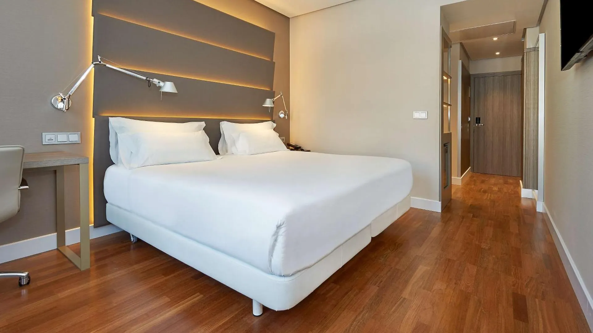 Nh Sevilla Plaza De Armas İspanya