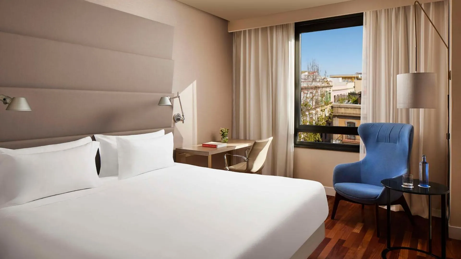 Nh Sevilla Plaza De Armas Otel
